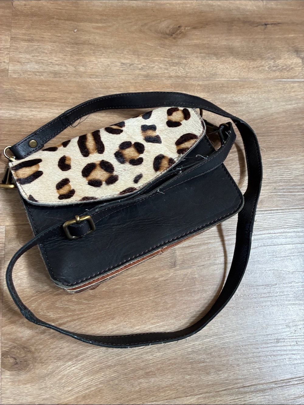 CARPE DIEM LONDON Bought on VACATION Leather Crossbody with Leopard-Print Flap - Picture 10 of 16